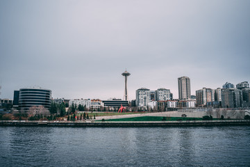 Fototapeta premium Seattle City Skyline Near Water