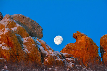 Devil's Backbone Moonrise 1