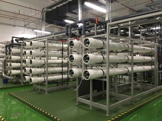 Water treatment plant reverse osmosis system for water drinking