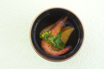 タケノコ・海老・菜の花のお吸い物