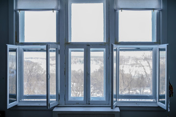 fenêtres vue extérieur sur la nature