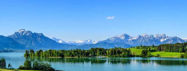 Herrliche Natur am ostallgäuer Alpenrand im Frühling