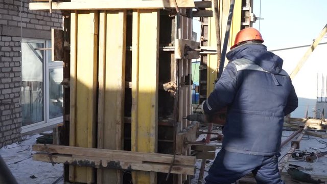 compaction of concrete consistency when filling columns with vibration