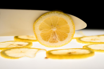 新鮮なレモンのスライス