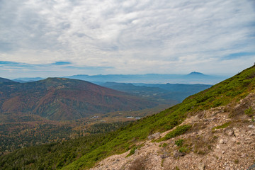 秋の八甲田　登山道から望む岩木山