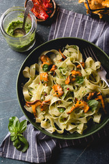 pasta with mushrooms and vegetables