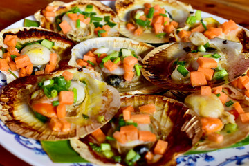 Grilled scallops with seafood sauce