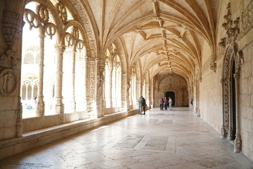 Claustro do Mosteiro dos Jer&oacute;nimos em Lisboa