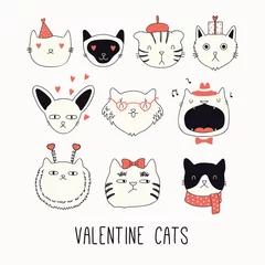  Verzameling van leuke grappige doodles van verschillende kattengezichten, met harten. Geïsoleerde objecten op wit. Hand getekend vectorillustratie. Lijntekening. Ontwerpconcept voor Valentijnsdag kaart uitnodigen, afdrukken. © Maria Skrigan