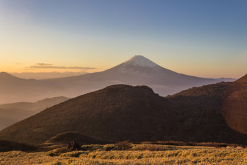Naklejka premium A beautiful view on Mountain Fuji in December at sunset