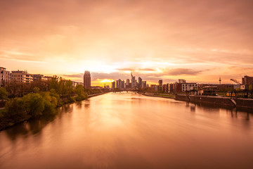 Fototapeta premium Frankfurt skyline sunset, main river view 