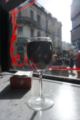 Copa de vino en bar