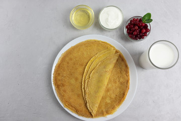 .Good morning with fresh pancakes and berries