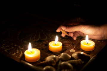 Hand holding the shell