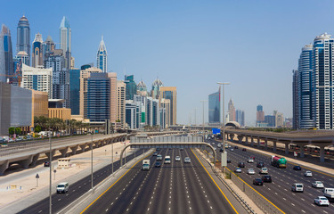 Naklejka premium wide road in Dubai city skyline, United Arab Emirates