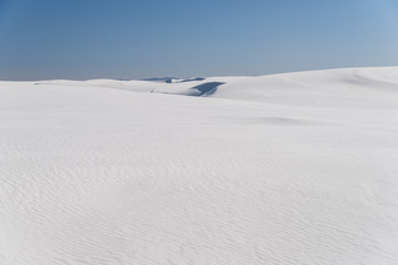 Fototapeta na wymiar Landscape view of White Sands National Park in Alamogordo, New Mexico. 