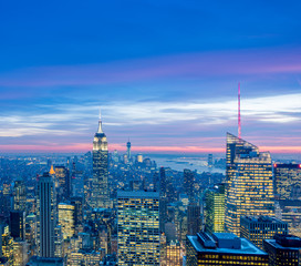 Obraz premium Night view of New York Manhattan during sunset