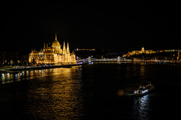 Fototapeta na wymiar Night landscape with hungarian parliament in Budapest