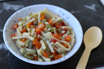 noodles with vegetables