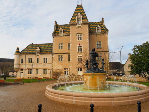 mairie de meursault, cote d'or, bourgogne franche compt&eacute;
