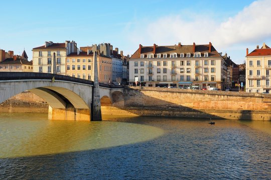 chalon sur sa&ocirc;ne , bourgogne franche compt&eacute;, quai de la poterne