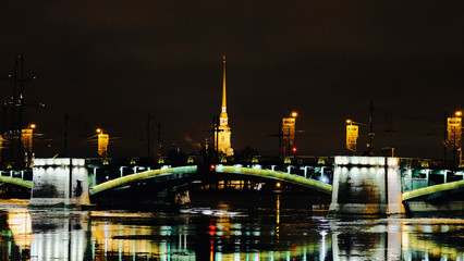 Obraz premium Birzhevoy Bridge across the Neva in St. Petersburg