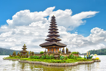 Naklejka premium Pura Ulun Danu Bratan, Hindu temple Bali Indonesia