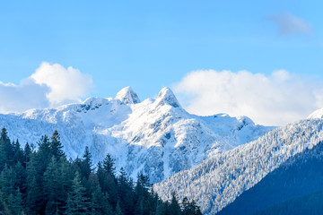 Obraz premium Two Snow Mountains Vancouver British Columbia Pacific Northwest.