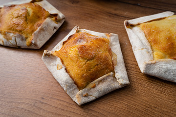 recipe for typical cakes of Ecuadorian cuisine, called quesadillas.