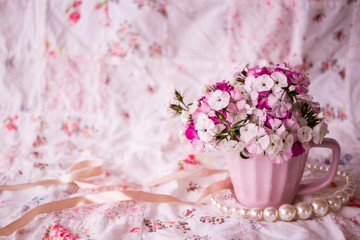 ピンクの花　ナデシコのガーリー背景