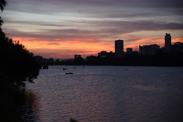 Fototapeta premium Austin Sunset Skyline from Lady Bird Lake Trail