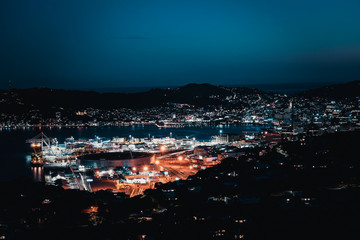 Fototapeta premium Wellington harbor cityscape at night after sunset