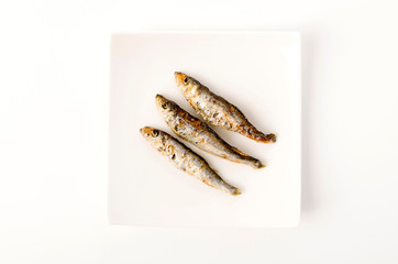 小魚の唐揚げ