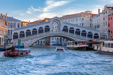 Fototapeta premium Rialtobrücke, Canale Grande, Venedig