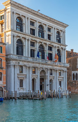 Fototapeta na wymiar Palazzo am Canale Grande, Venedig bei Hochwasser