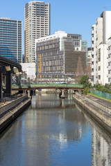 Fototapeta na wymiar 東京　芝浦　運河のある風景