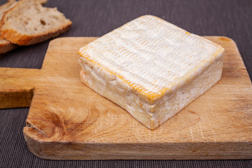 french cow's milk cheese called Pont-l'Évêque