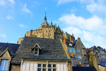 Naklejka premium 青空とモンサンミッシェル