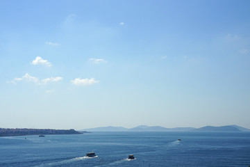 Obraz na płótnie Canvas Beautiful landscape of the Bosporus Strait in Istanbul with urban view