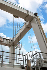 Pont roulant de chantier naval