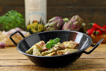 carciofi gastronomia con carciofi pronti da mangiare