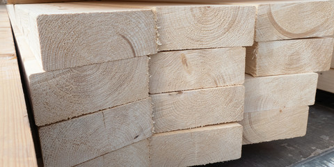 Bauholz - Fichtenholz - Rahmenholz für Baustelle