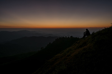 The stars and the milky way in the night sky are very beautiful.