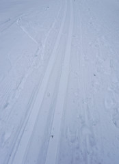 Ski Loipen im Schnee im Erzgebirge