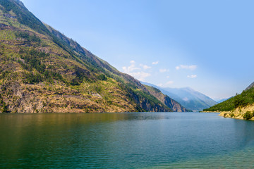 Obraz premium Majestic mountain lake in Canada. Seton Lake. Lillooet, Whistler, Vancouver area.