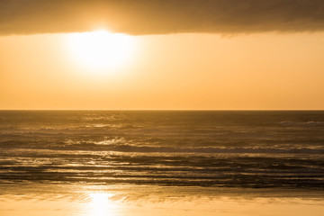 Sonnenuntergang am Muriwai Beach, Auckland