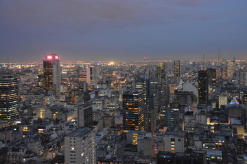 Obraz premium ブエノスアイレスの街並み（夜）