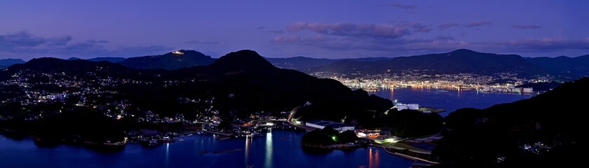 展望公園から眺める佐世保港のパノラマ夜景＠長崎 © Scott Mirror