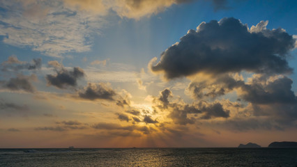 Obraz premium Twilight sunset time above the ocean