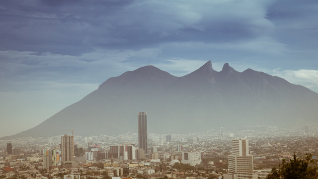 Monta&ntilde;as